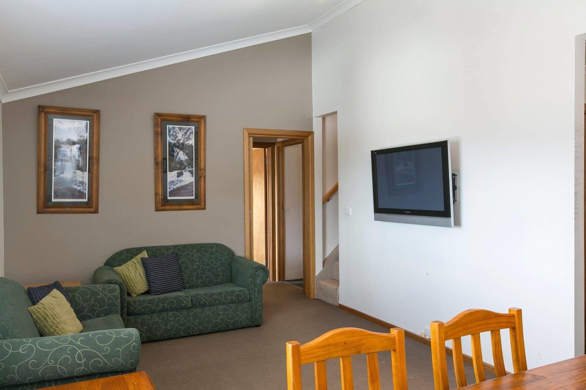 Cooroona Alpine Lodge Falls Creek Exterior photo